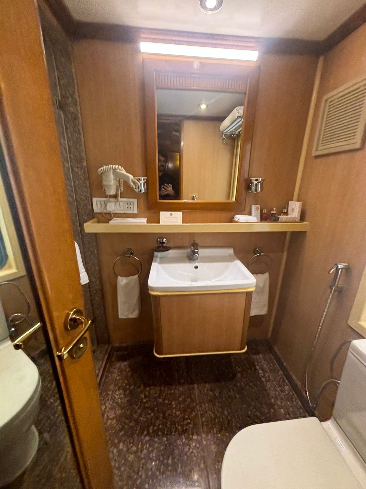 Deluxe Cabin